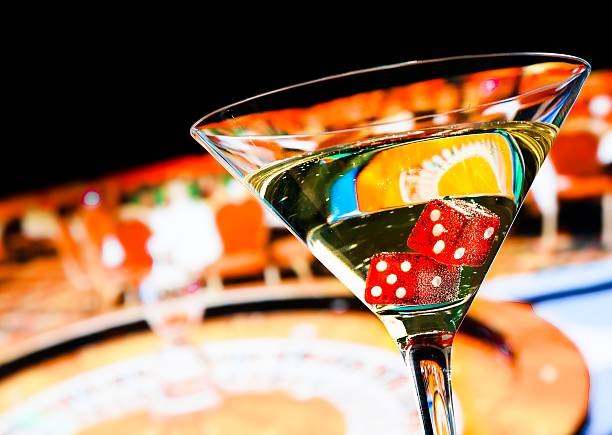 Live-dealer blackjack table on kapaljudi showing dealer, card layout, and player betting interface